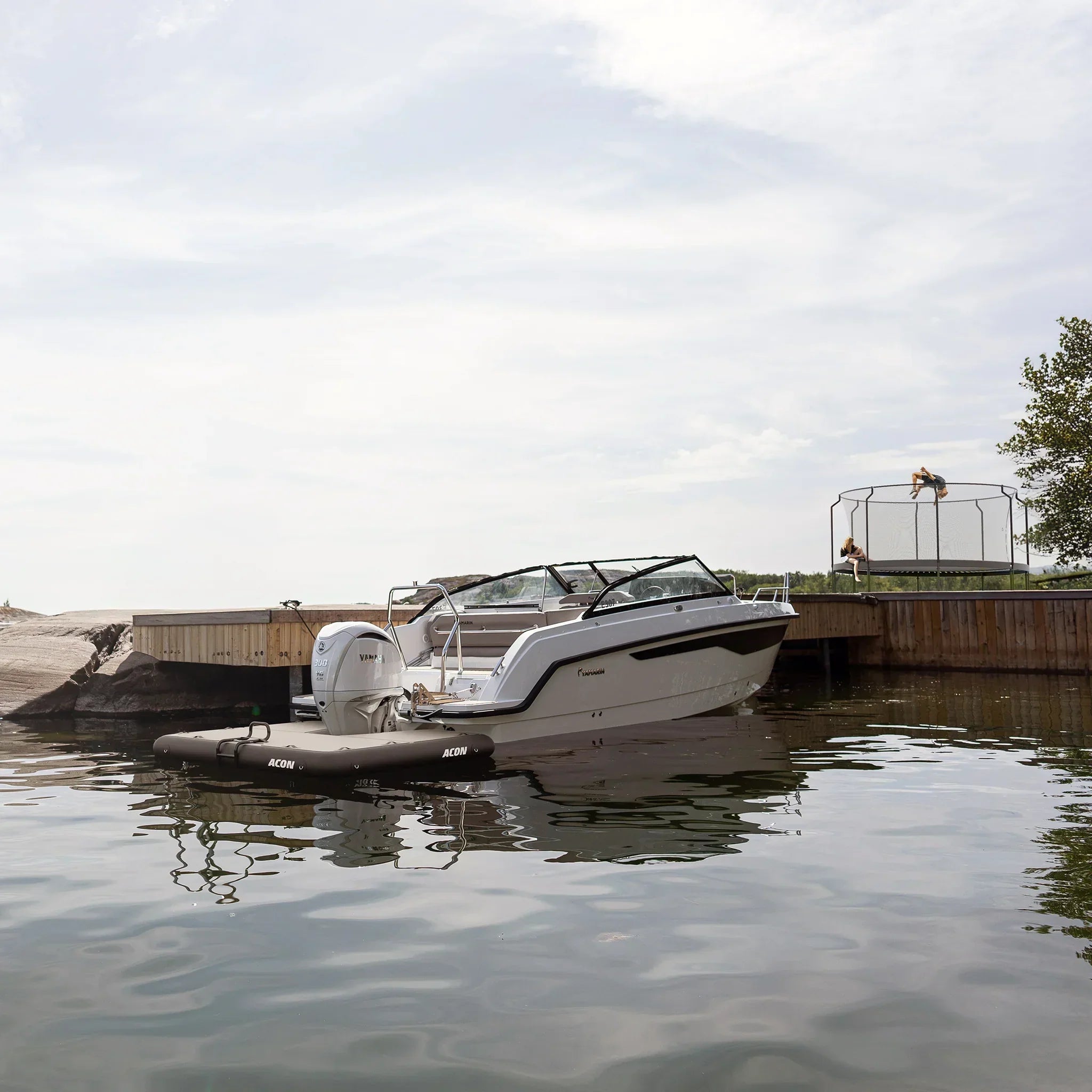 Yamarin et ACON font équipe pour lancer la toute nouvelle plateforme Acon Airdeck