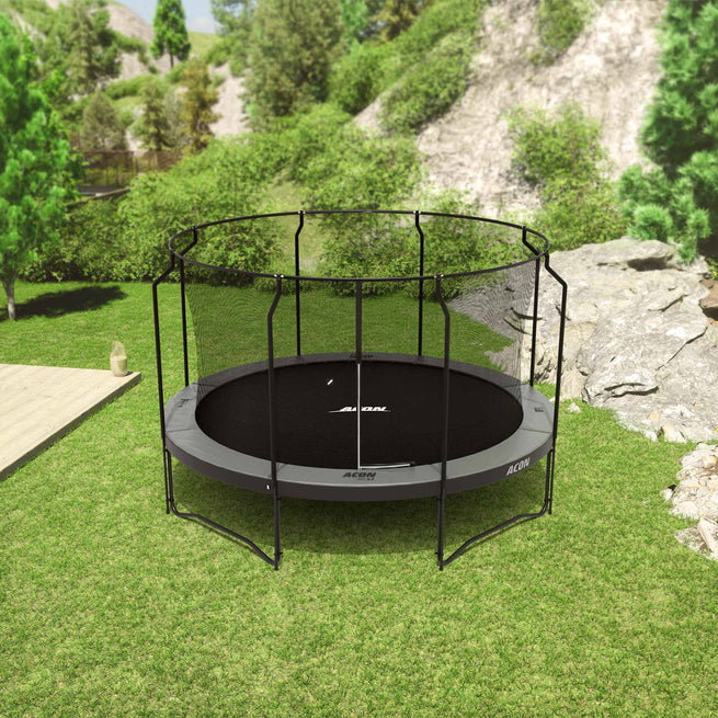 Trampoline rond Acon 4,3 m Black Edition dans un jardin