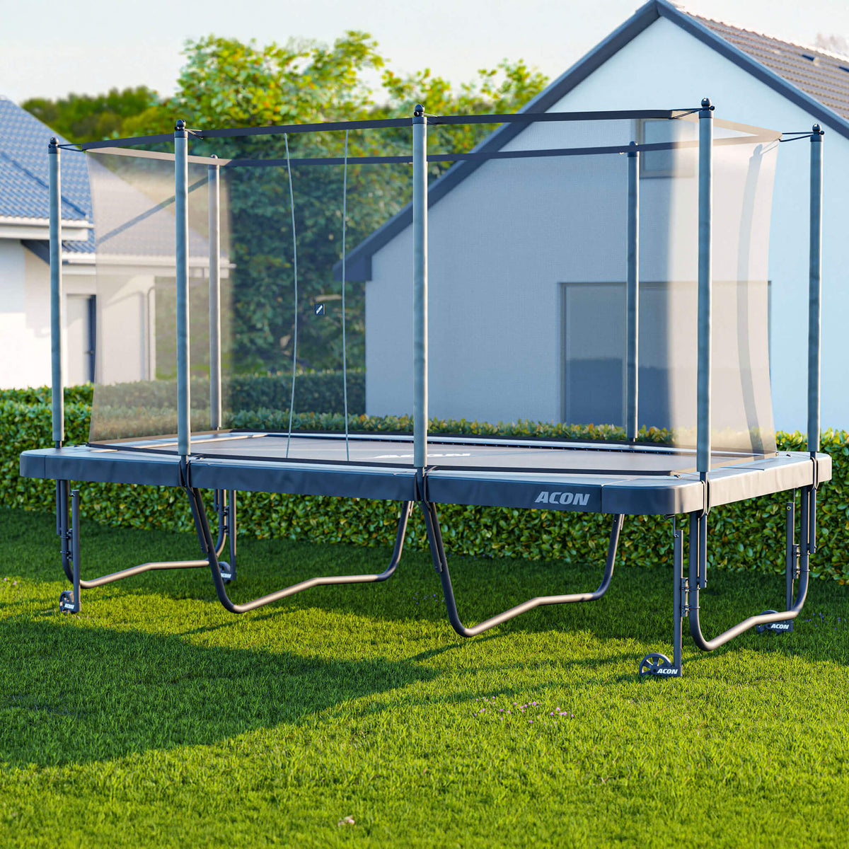 Un trampoline rectangulaire soulevé par des roues de trampoline en Acon.
